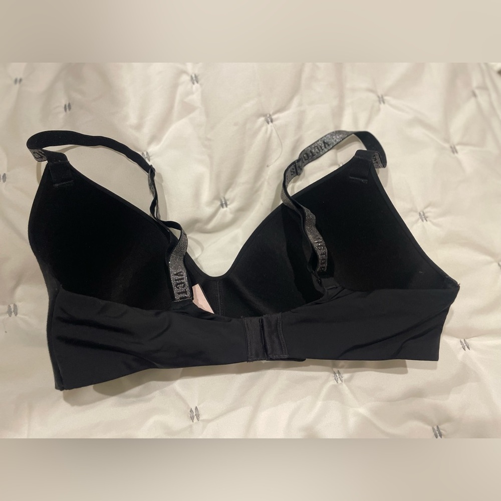 Bras - Picture 4 of 8